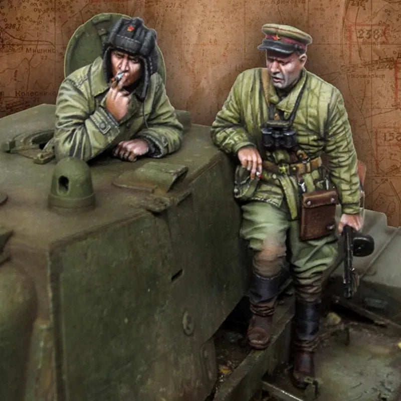 1/35 WWII Soviet Officer Advancing with PPSh-41, Resin Model Figure Kit, Unassembled and Unpainted