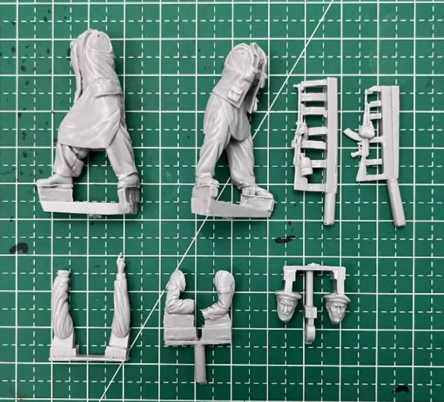 1/35 Cold War Soviet Militia, 2 Figures, Resin Model Figure Kit, Unassembled and Unpainted