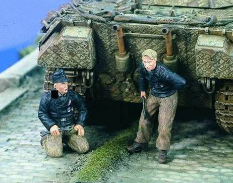 1/35 Modern German Infantry in Fortified Position, 2 Figures, Resin Model Figure Kit, Unassembled and Unpainted