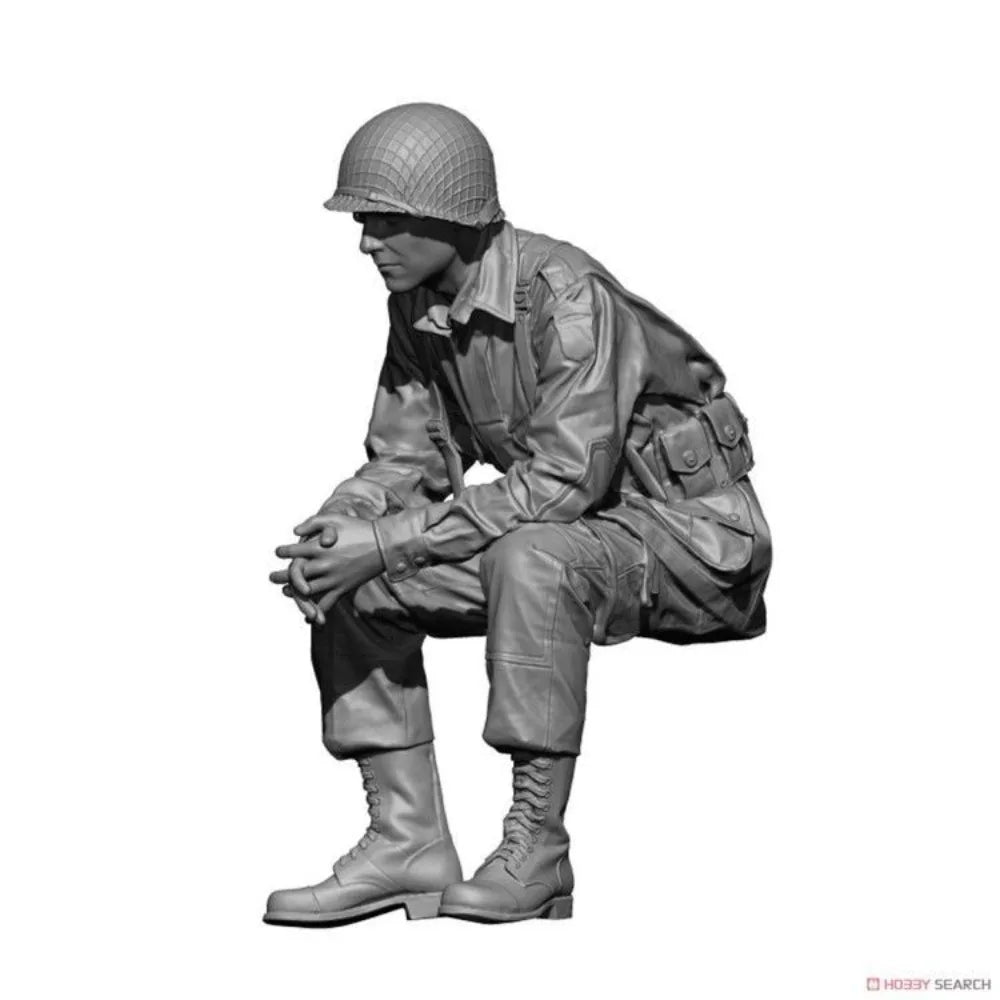 1/35 WWII US Infantryman in Tactical Crouch, Resin Model Figure Kit, Unassembled and Unpainted