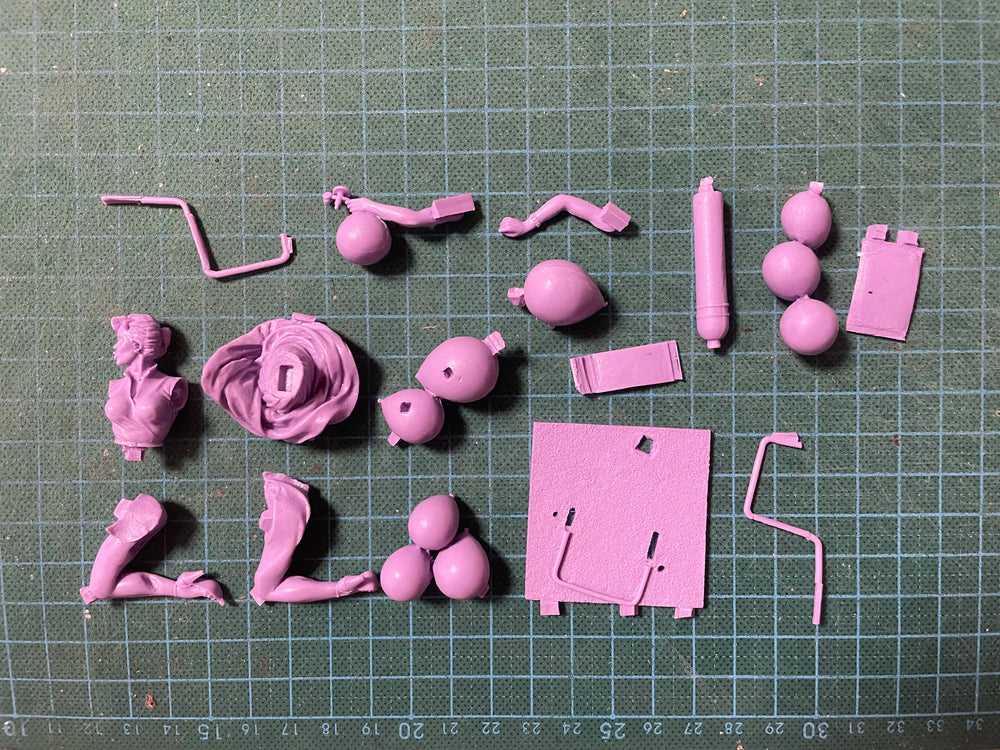 1/22 Pin-up Girl with Props, 2 Figures, Resin Model Figure Kit, Unassembled and Unpainted