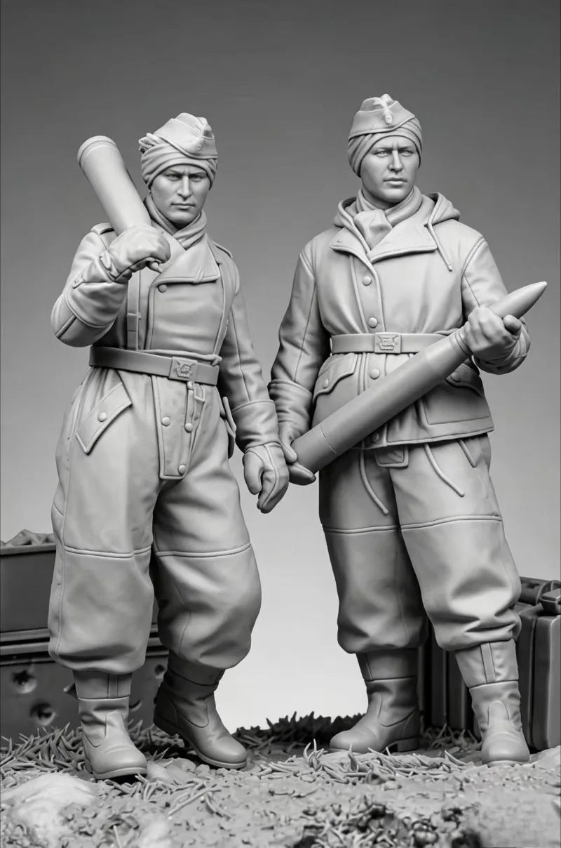 1/35 WWII German Gun Crew with Artillery Shell, 2 Figures, Resin Model Figure Kit, Unassembled and Unpainted