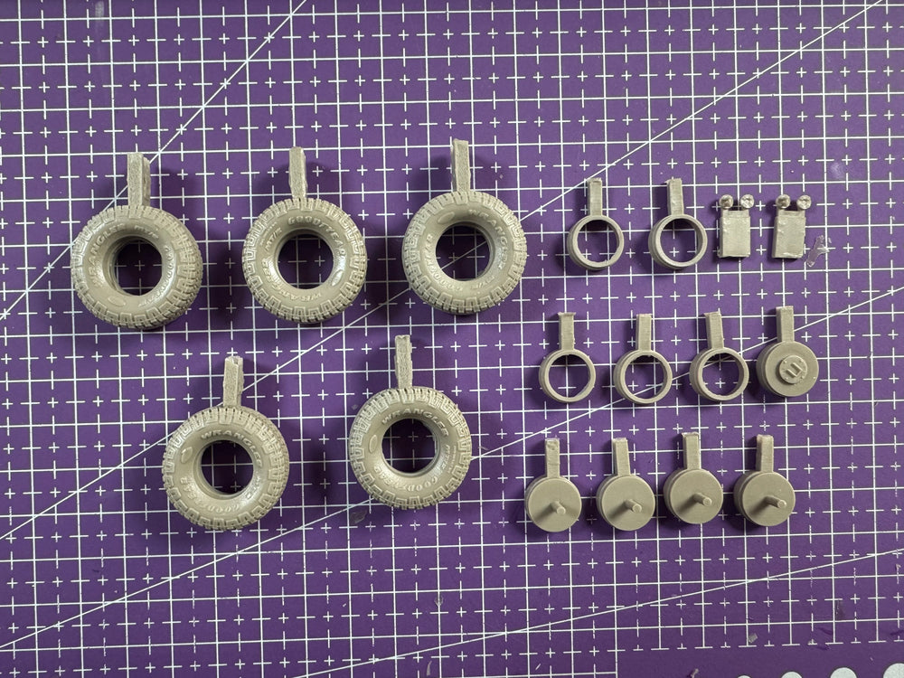 1/35 Modern M1151 HMMWV Tire Set, Resin Model Accessory Kit, Unpainted
