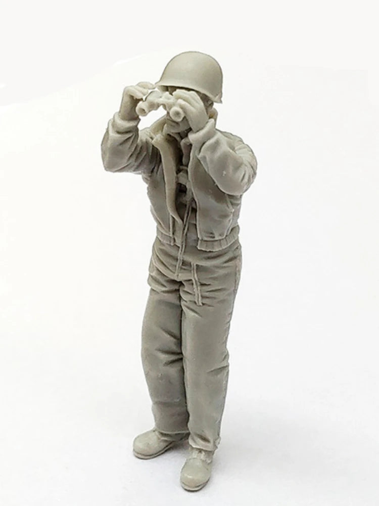1/35 Modern US Soldier Communicating on Radio, Resin Model Figure Kit, Unassembled and Unpainted