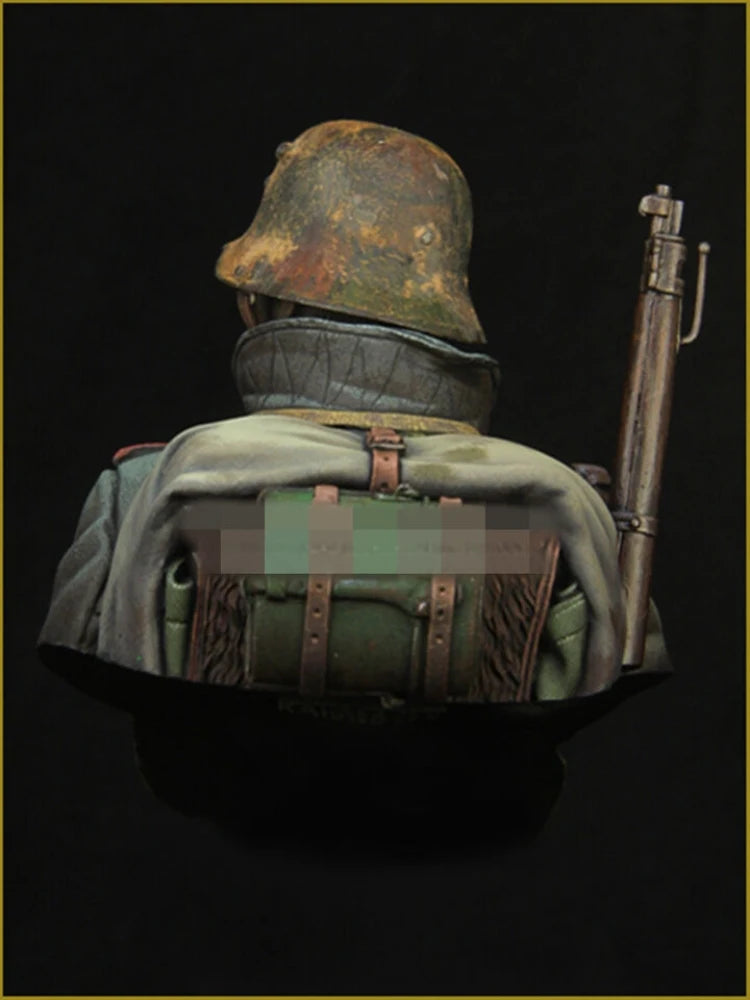1/10 WWI German Infantryman with Gas Mask and Rifle, Resin Model Bust Kit, Unassembled and Unpainted