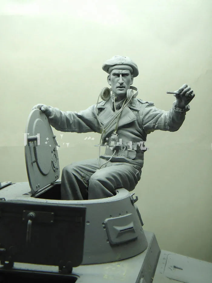 1/16 WWII German Panzer Crew at Action Stations, 4 Figures, Resin Model Figure Kit, Unassembled and Unpainted