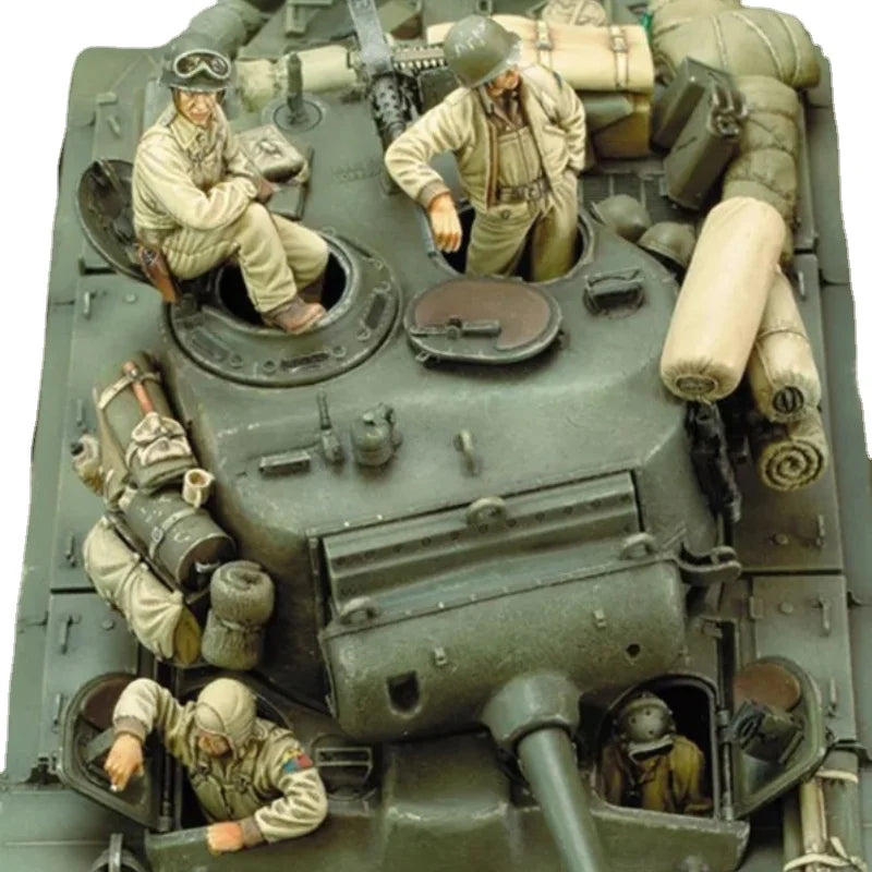 1/35 WWII US Tank Crew at Battle Stations, 4 Figures, Resin Model Figure Kit, Unassembled and Unpainted