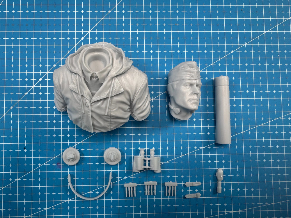 1/10 WWII German Tank Commander, Resin Model Bust Kit, Unassembled and Unpainted