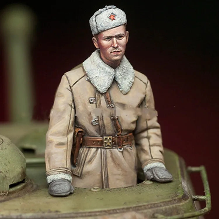 1/35 WWII Soviet Tank Crew in Blue Uniforms, 3 Figures, Resin Model Figure Kit, Unassembled and Unpainted