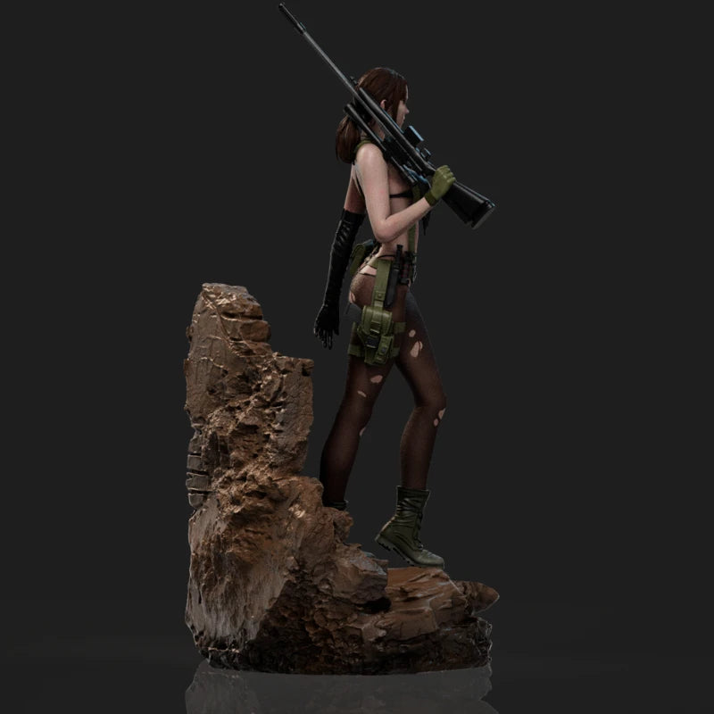 1/24 Modern Tactical Operator Standing with Scoped Rifle, Resin Model Figure Kit, Unassembled and Unpainted