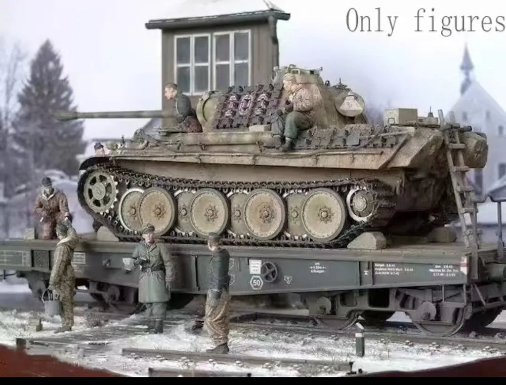 1/35 WWII Soldiers Train Platform, 7 Figures, Resin Model Figure Kit, Unassembled and Unpainted