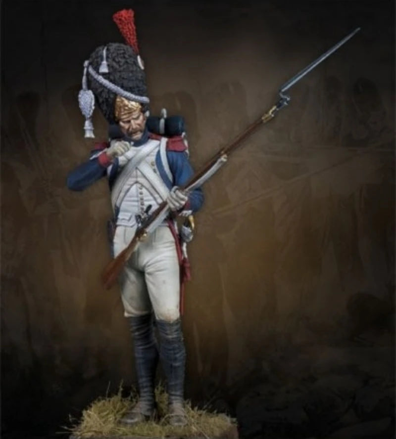 1/24 Napoleonic French Guard Grenadier Advancing with Bayoneted Musket, Resin Model Figure Kit, Unassembled and Unpainted