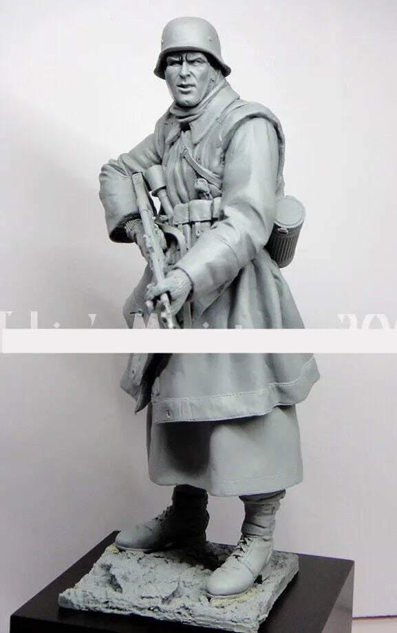 1/9 WWII German Wehrmacht Soldier, Resin Model Figure Kit, Unassembled and Unpainted