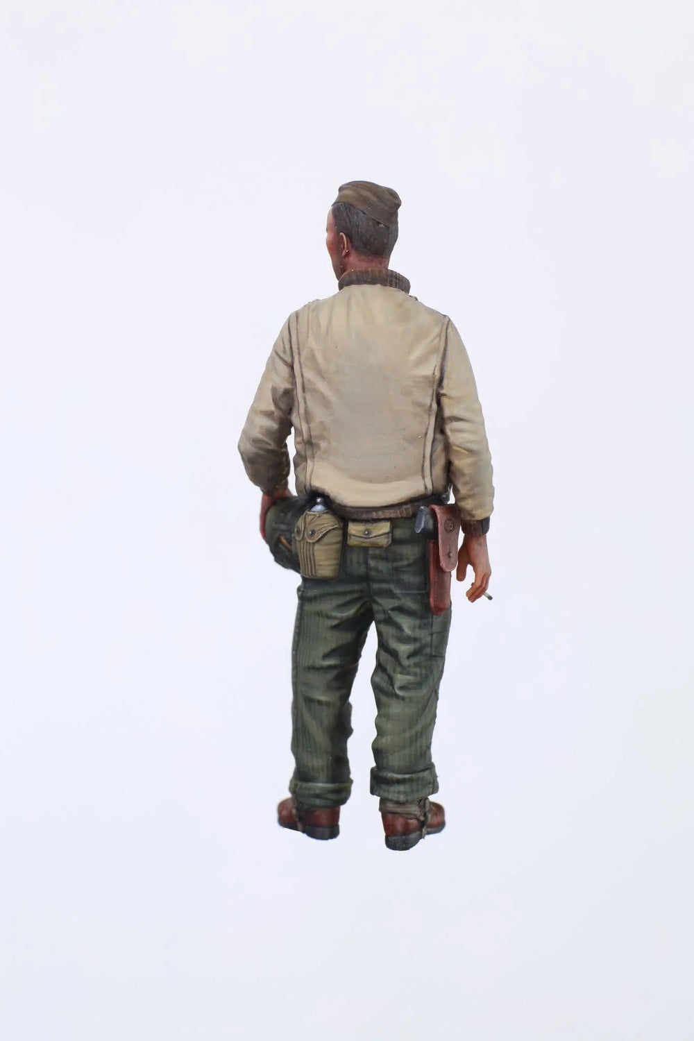 1/35 WWII German Infantryman in Tunic Looking Over Shoulder, Resin Model Figure Kit, Unassembled and Unpainted