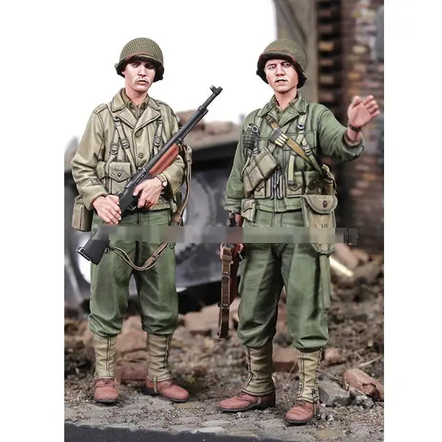 1/35 WWII Allied Infantrymen, 2 Figures, Resin Model Figure Kit, Unassembled and Unpainted