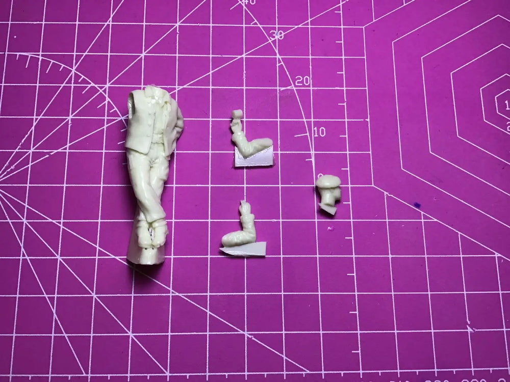 1/35 WWII British/Canadian Tank Crewman, Resin Model Figure Kit, Unassembled and Unpainted