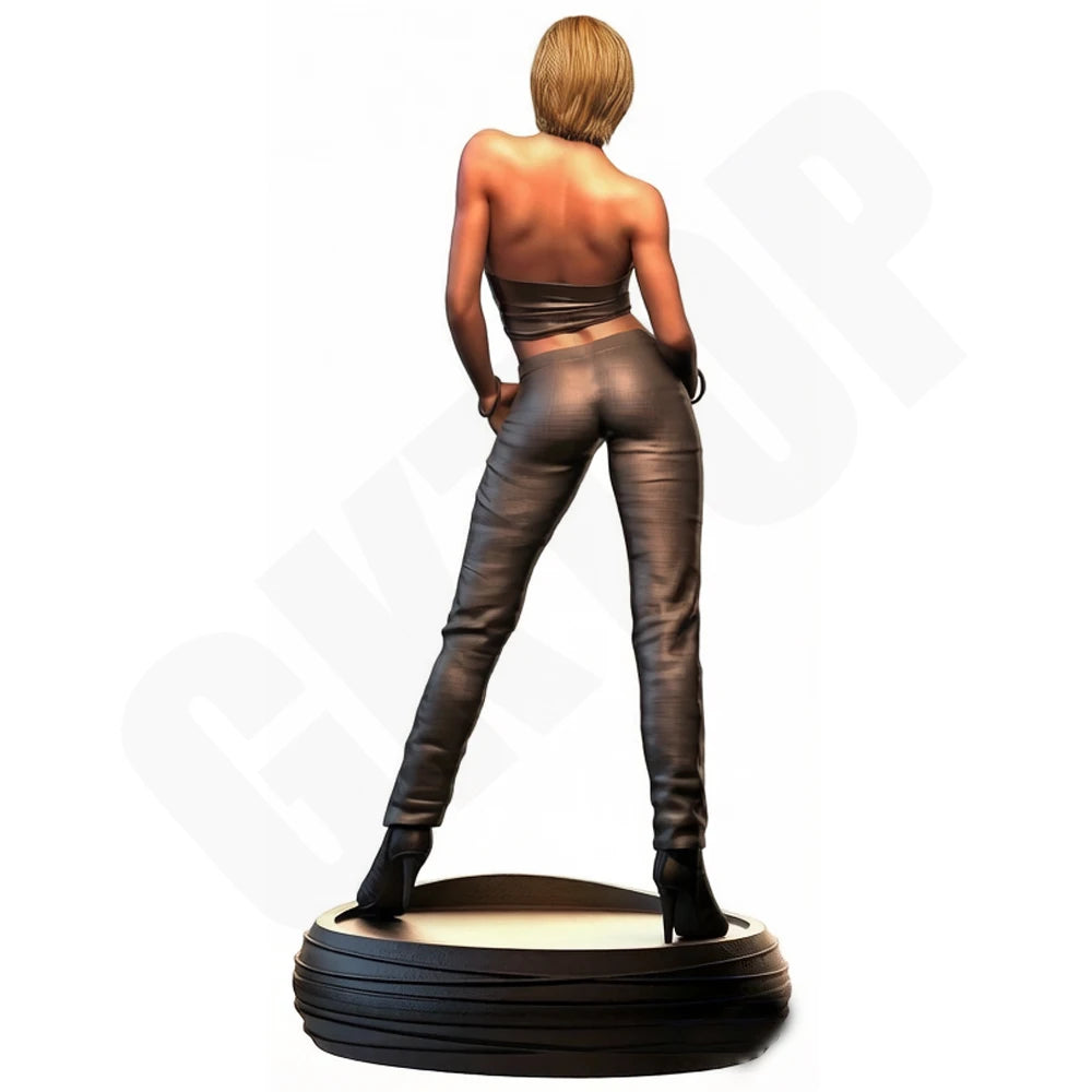 1/24 Female Characters, 2 Figures, Resin Model Figure Kit, Unassembled and Unpainted