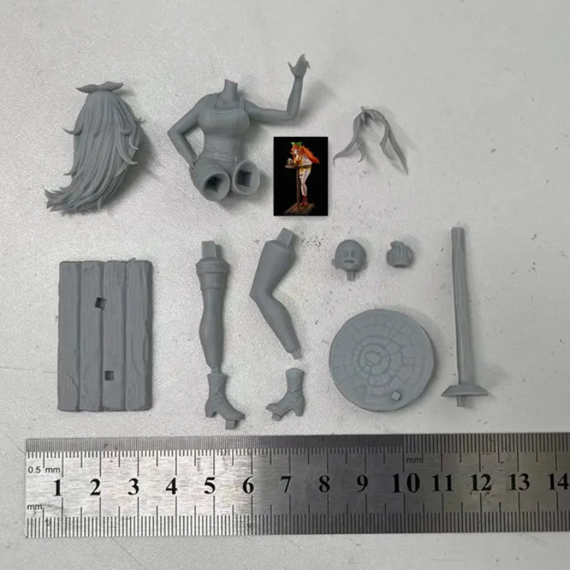 1/24 Cute Girl Drinking Beer, Resin Model Figure Kit, Unassembled and Unpainted