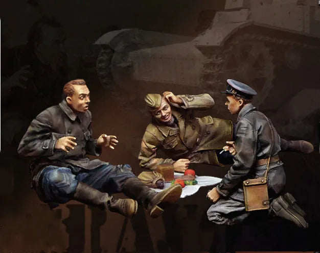 1/35 WWII Soldiers Rest Scene, 3 Figures, Resin Model Figure Kit, Unassembled and Unpainted