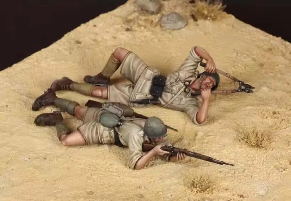 1/35 WWI British Infantry Desert Attack, 32 Figures, Resin Model Figure Kit, Unassembled and Unpainted