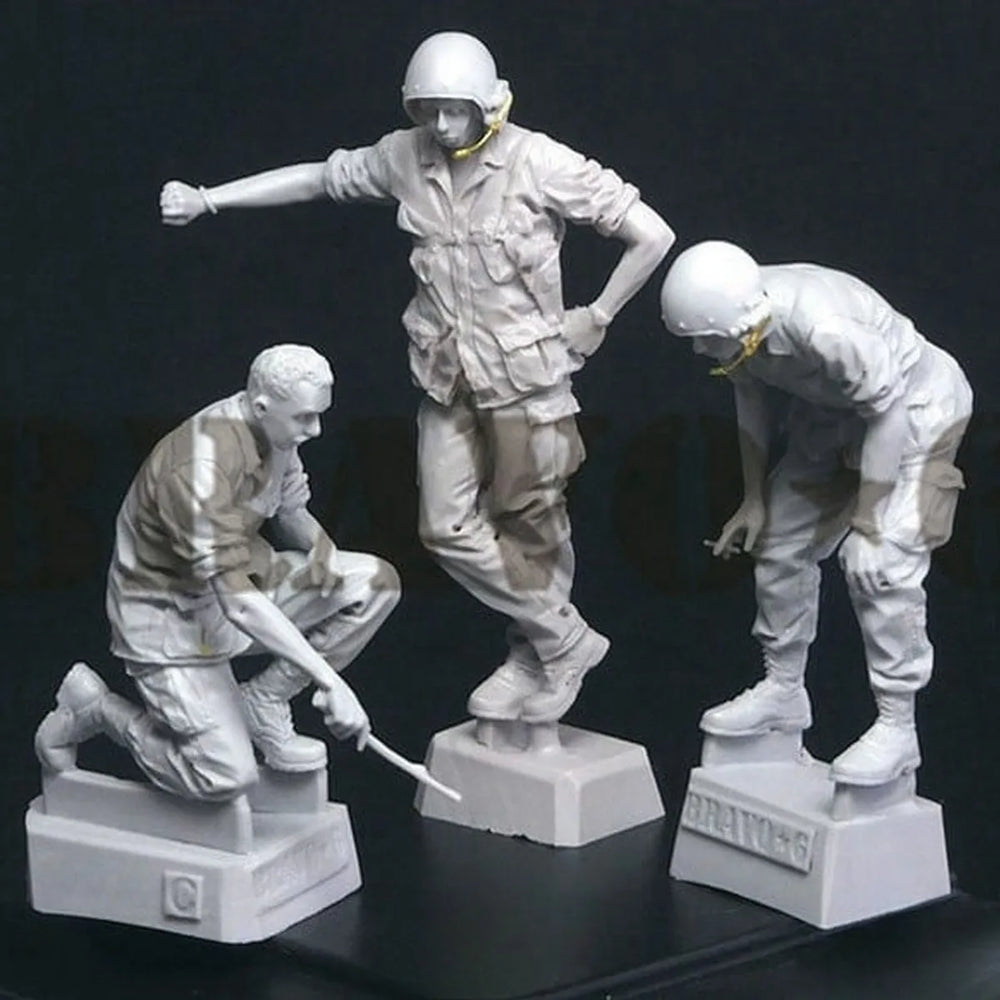 1/35 Vietnam War Tank Crew, 6 Figures, Resin Model Figure Kit, Unassembled and Unpainted