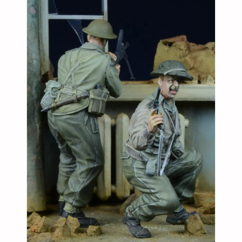 1/35 WWII German MG42 Gun Crew, 2 Figures, Resin Model Figure Kit, Unassembled and Unpainted