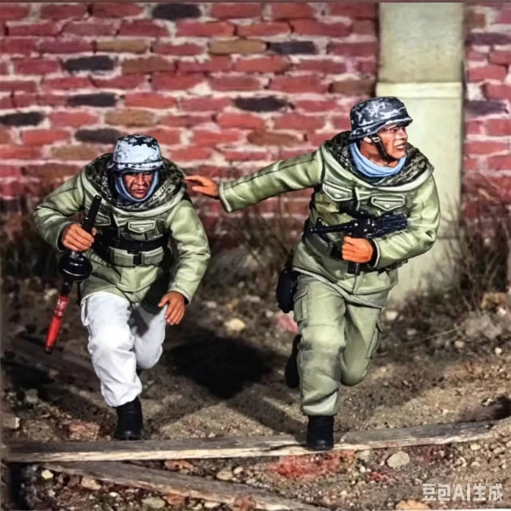 1/35 Modern Russian Infantry Advancing, 2 Figures, Resin Model Figure Kit, Unassembled and Unpainted