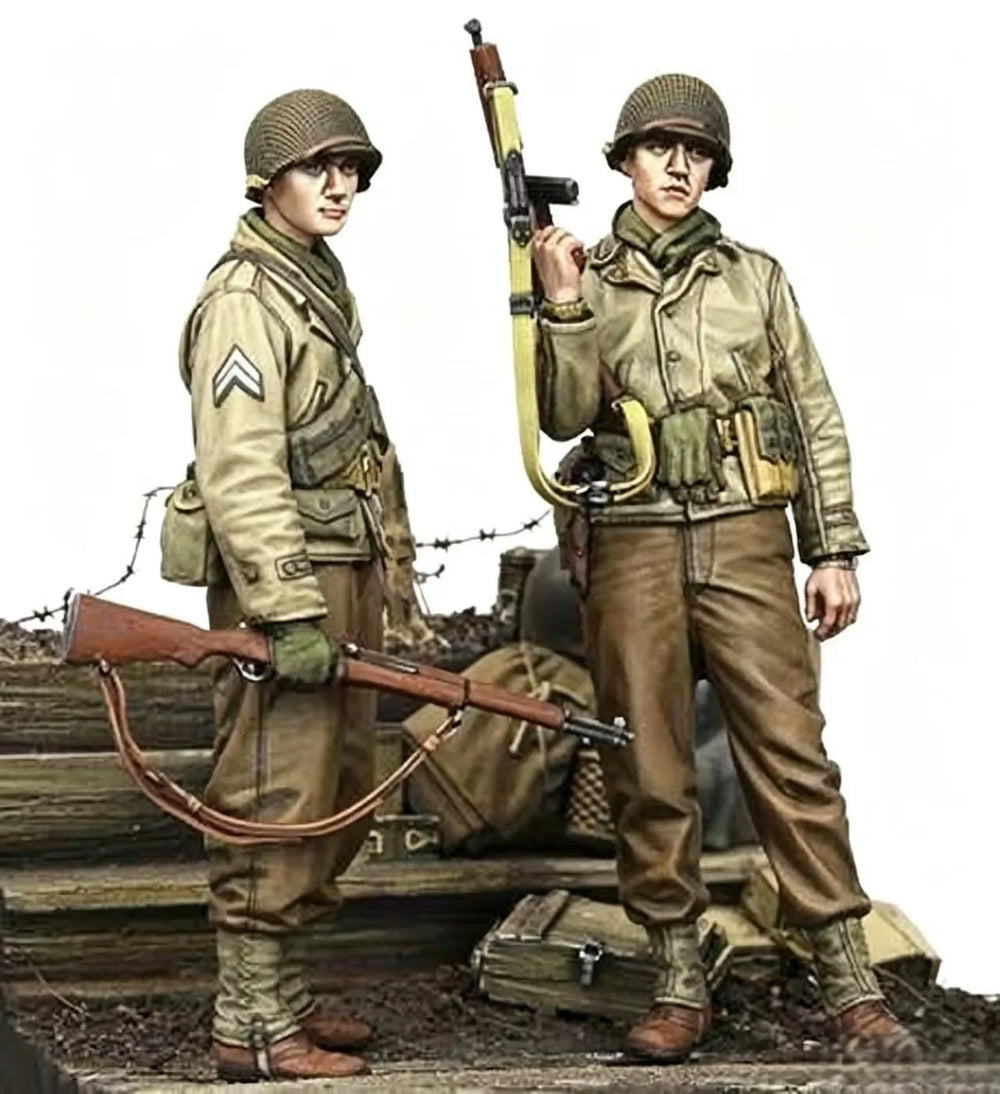 1/35 WWI US Sergeant with Pistol and Rifleman, 2 Figures, Resin Model Figure Kit, Unassembled and Unpainted