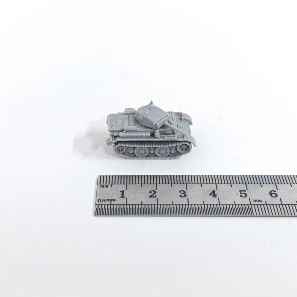 1/144 WWII German Panzer II Ausf. L Luchs, Resin Model Vehicle Kit, Unassembled and Unpainted