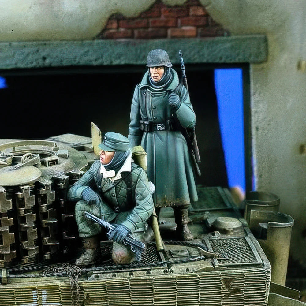 1/35 WWII German Tank Riders II, 2 Figures, Resin Model Figure Kit, Unassembled and Unpainted