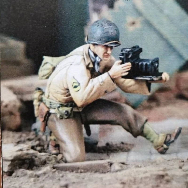 1/35 WWII US Army Cameraman, Resin Model Figure Kit, Unassembled and Unpainted