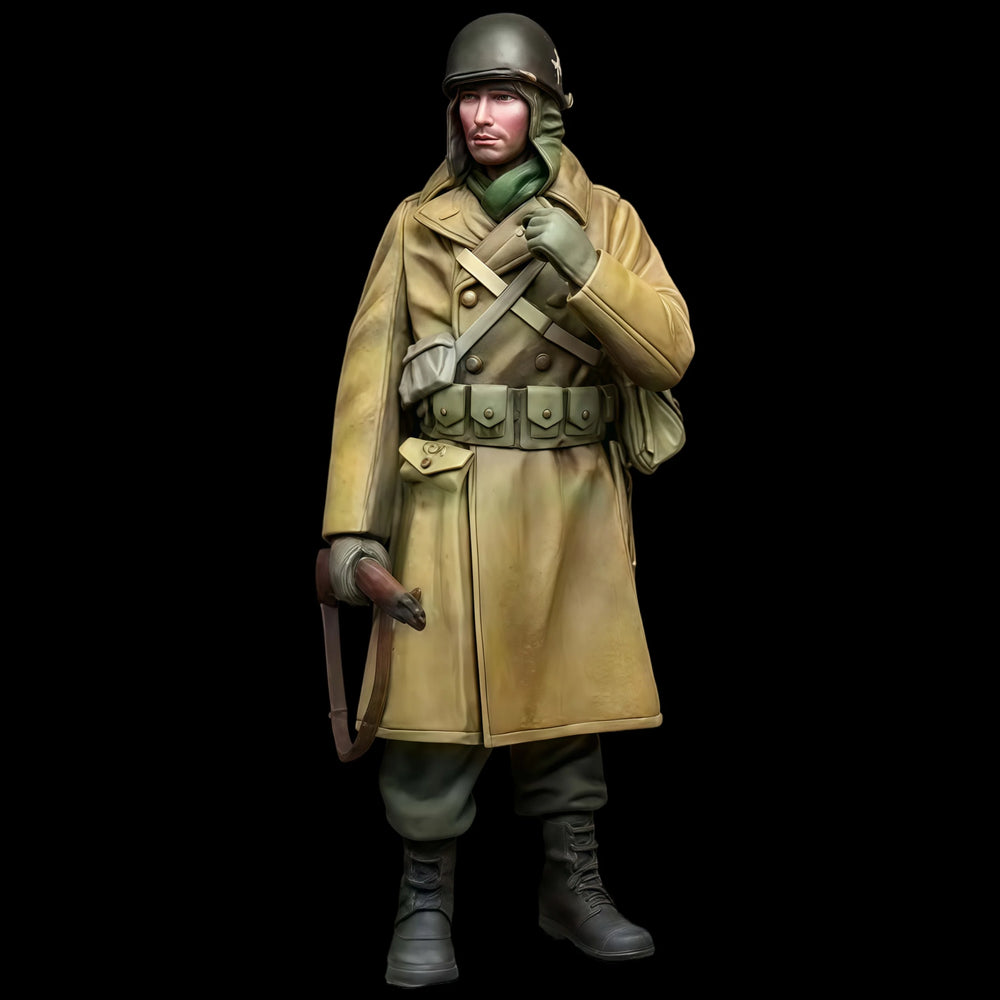 1/16 WWII German Infantry with Overcoat and Rifle, Resin Model Figure Kit, Unassembled and Unpainted
