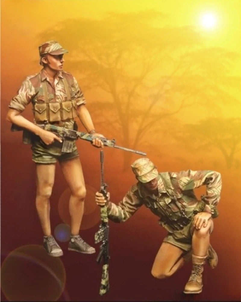 1/35 Colonial African Scouts Soldiers, 2 Figures, Resin Model Figure Kit, Military Theme, Unassembled and Unpainted