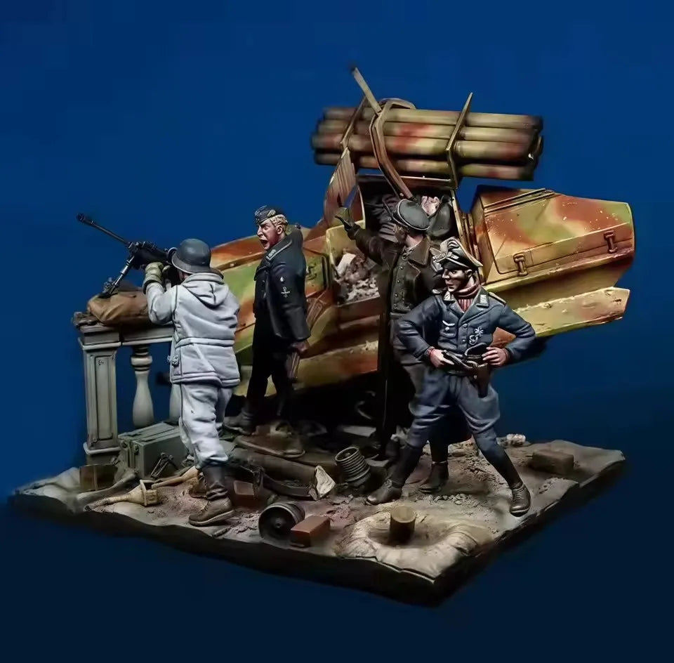 1/35 WWII Field Gun Crew, 4 Figures, Resin Model Figure Kit, Unassembled and Unpainted