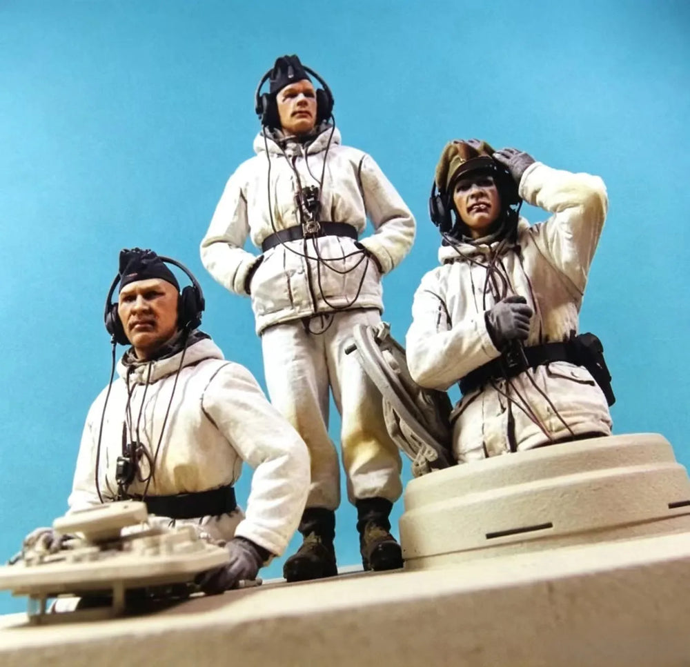 1/35 Astronaut & Cosmonaut, 3 Figures, Resin Model Figure Kit, Sci-Fi Theme, Unassembled and Unpainted
