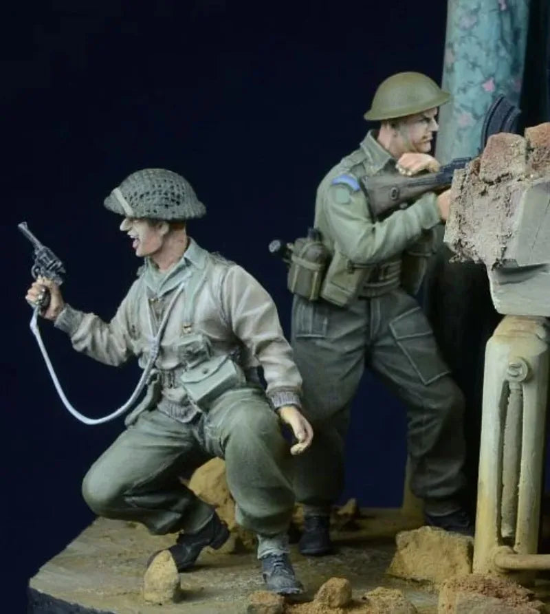 1/35 WWI British Soldiers Trench, 2 Figures, Resin Model Figure Kit, Unassembled and Unpainted