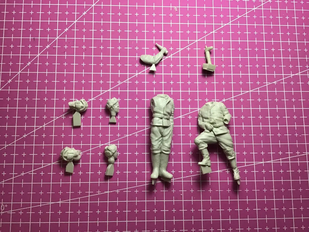 1/35 WWI Soldier, 2 Figures, Resin Model Figure Kit, Unassembled and Unpainted
