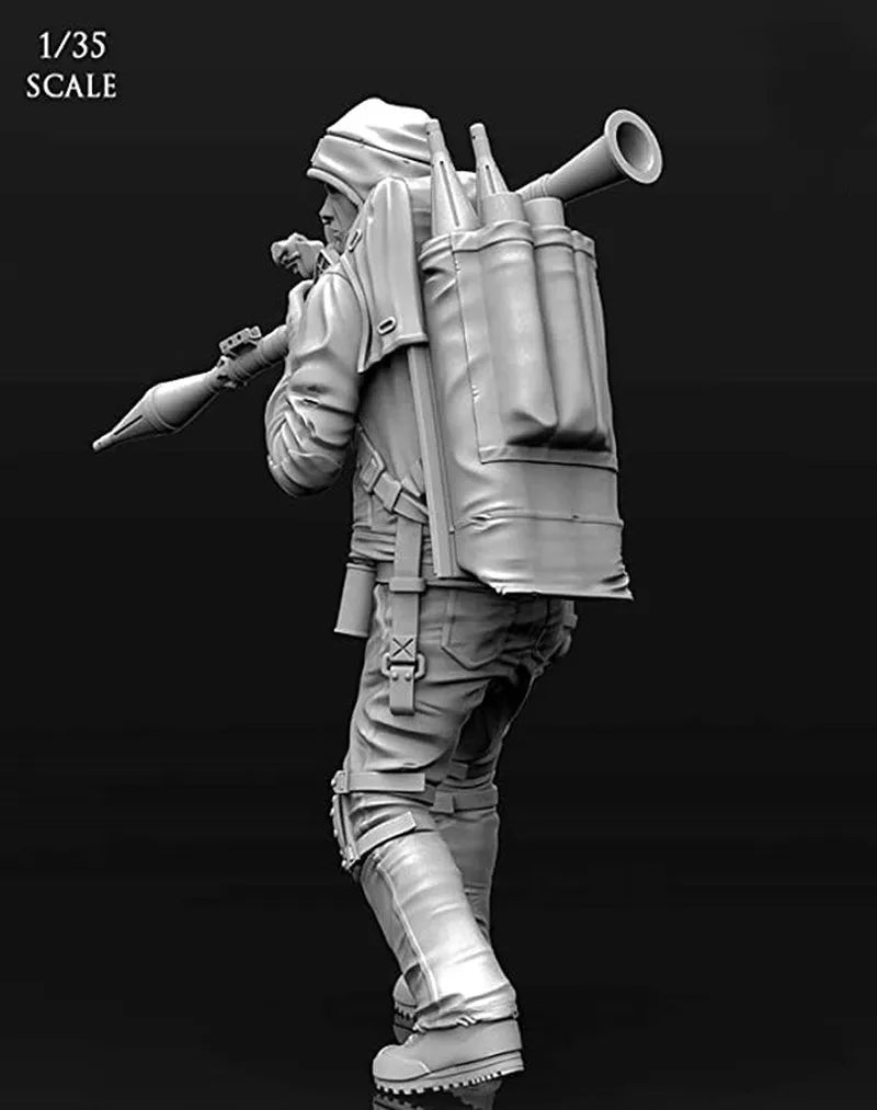 1/35 Modern Infantry Soldier Advancing with Rifle and Pack, Resin Model Figure Kit, Unassembled and Unpainted