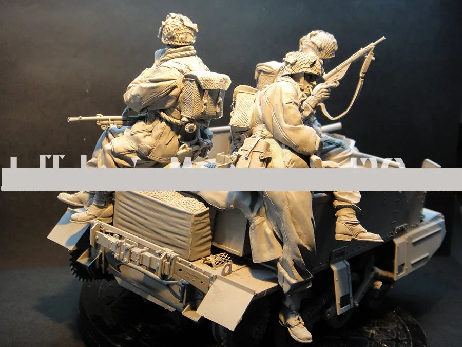 1/16 WWII German Anti-Tank Gun Crew, 3 Figures, Resin Model Figure Kit, Unassembled and Unpainted