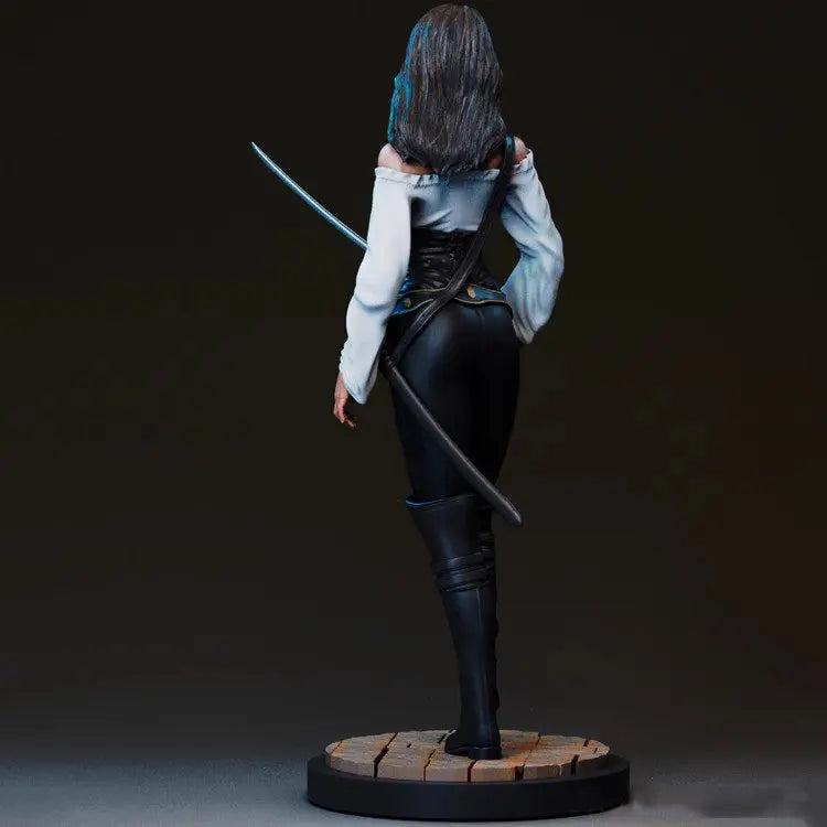 1/18 Female Warrior in Period Dress with Curved Blade, Resin Model Figure Kit, Fantasy Theme, Unassembled and Unpainted
