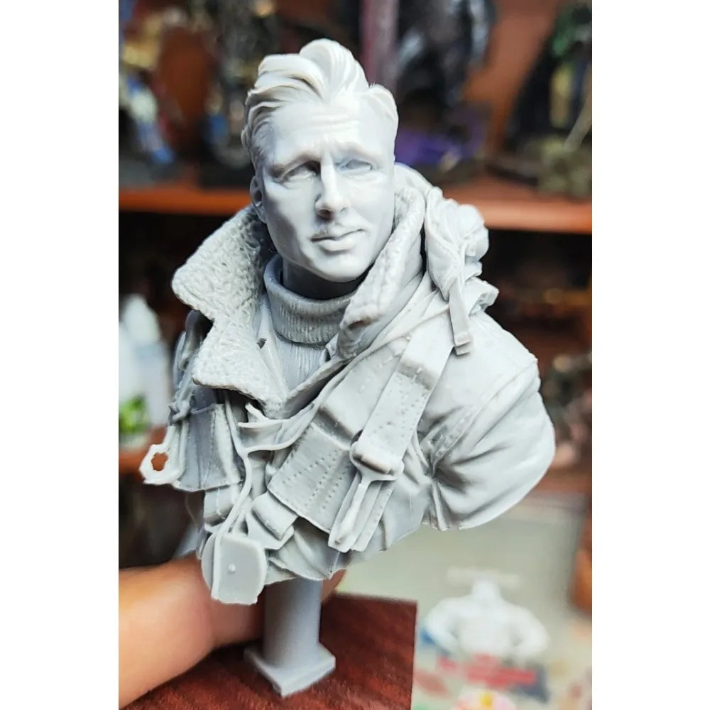1/10 WWII Tactical Operator in Khaki with Neck Scarf, Resin Model Bust Kit, Unassembled and Unpainted