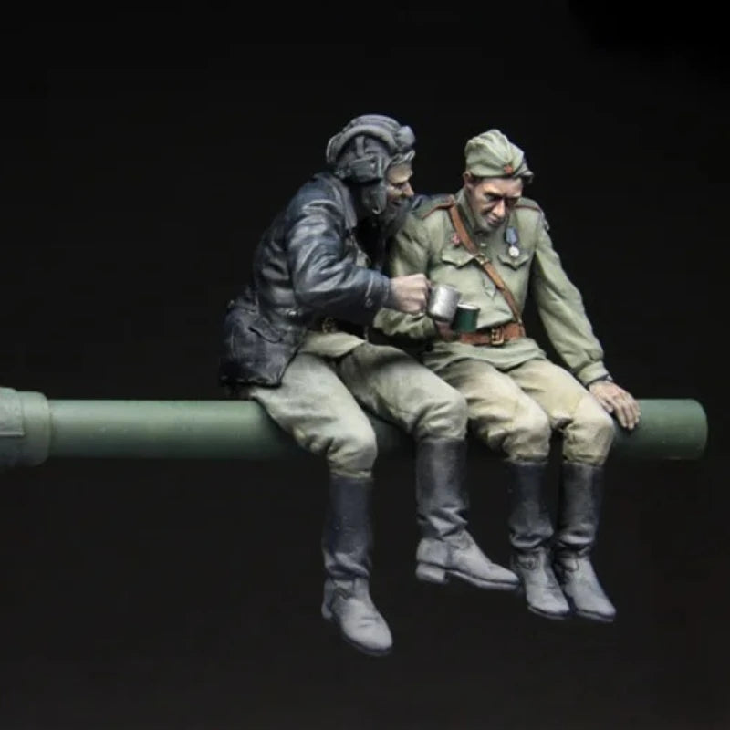 1/35 WWII Soviet Red Army Tankers, 4 Figures, Resin Model Figure Kit, Unassembled and Unpainted