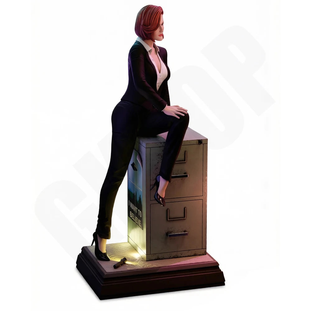 1/24 Office Suit Lady, Resin Model Figure Kit, Unassembled and Unpainted