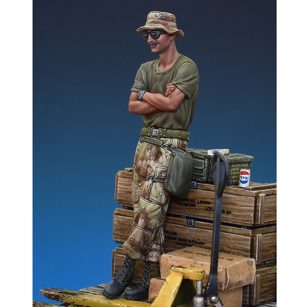 1/35 Modern Gulf War 1991 US Army Driver, Resin Model Figure Kit, Unassembled and Unpainted