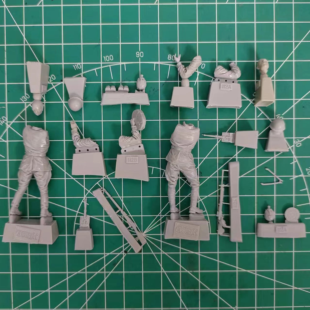 1/35 WWII Soviet Machine Gunner, Resin Model Figure Kit, Unassembled and Unpainted