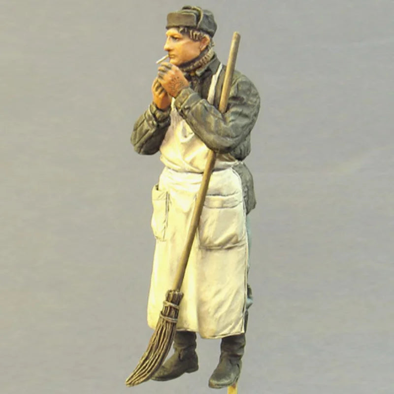1/35 WWII Soviet Moscow Cleaner, Resin Model Figure Kit, Unassembled and Unpainted