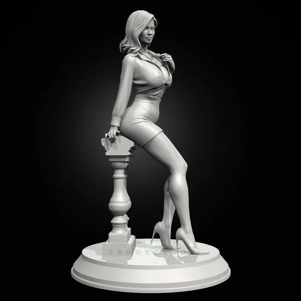 38mm Louise Lane Pin-up, Resin Model Figure Kit, Unassembled and Unpainted