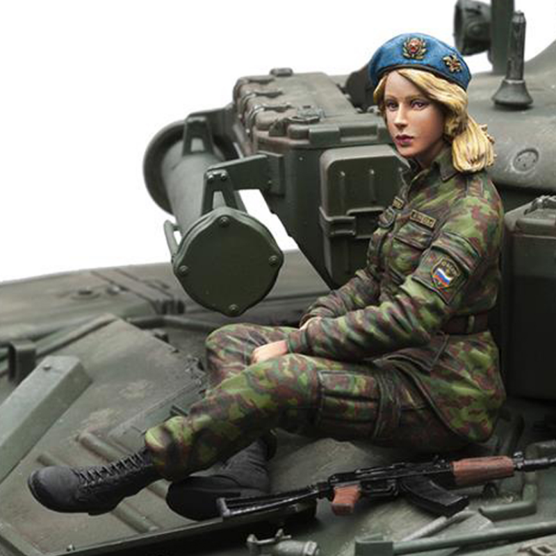 1/16 Modern Russian Female Soldier, Resin Model Figure Kit, Unassembled and Unpainted