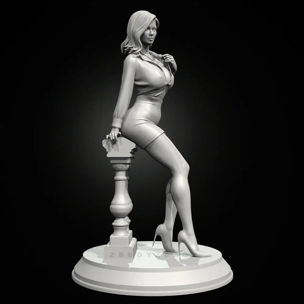 38mm Louise Lane Pin-up, Resin Model Figure Kit, Unassembled and Unpainted