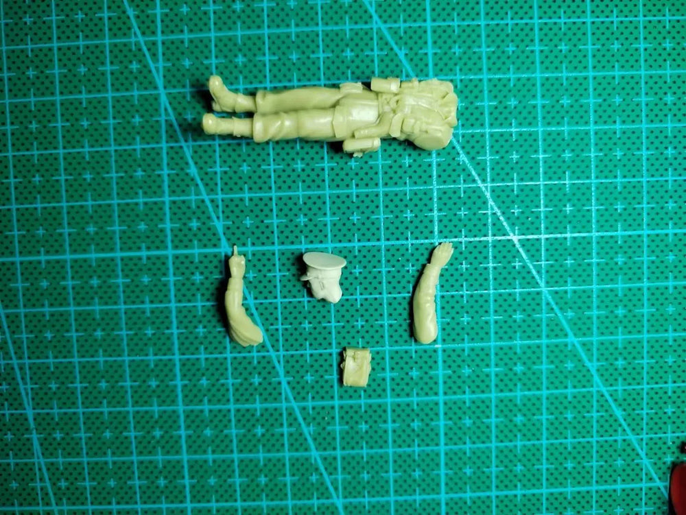 1/35 WWI British Infantry Officer, Resin Model Figure Kit, Unassembled and Unpainted